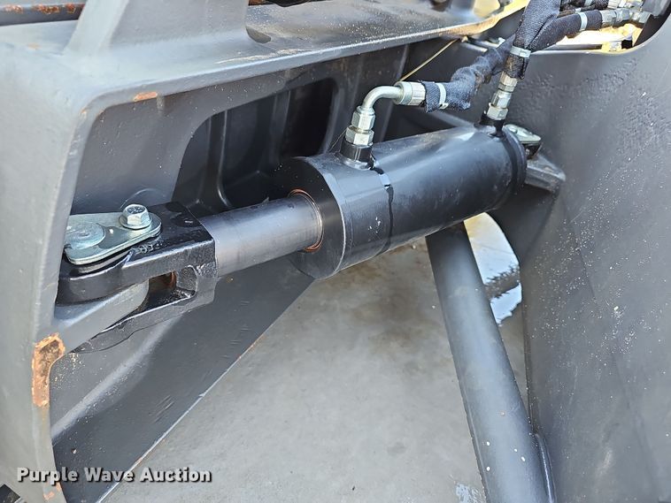 image for item OL9347 2017 Bobcat  skid steer dozer blade