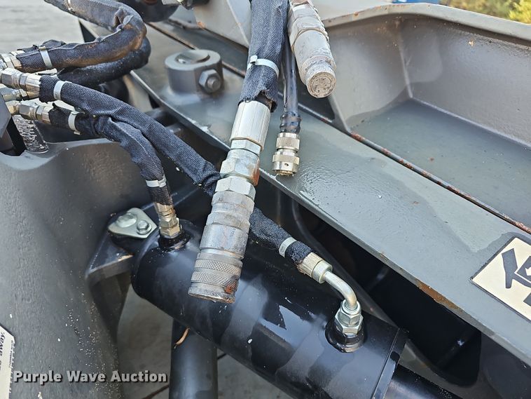 image for item OL9347 2017 Bobcat  skid steer dozer blade