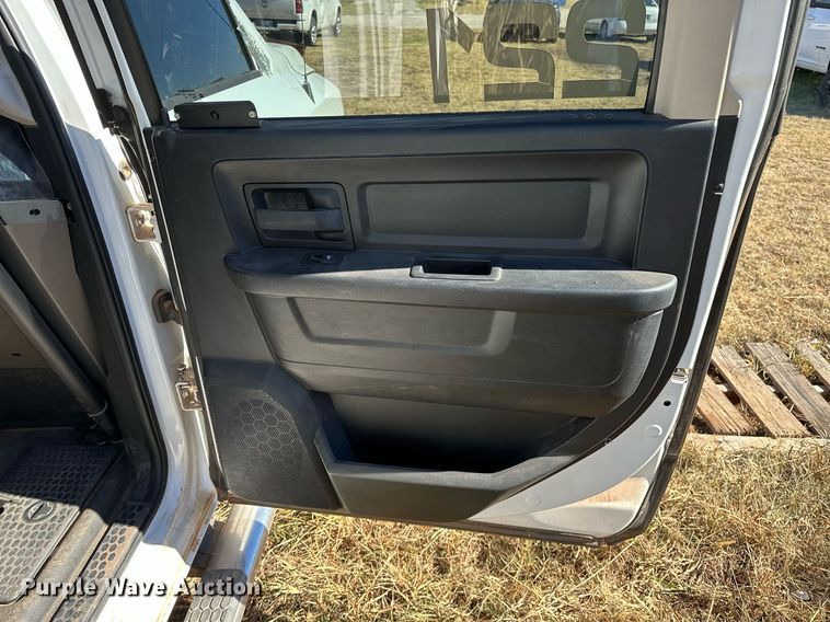 image for item DP3198 2014 Dodge Ram 1500  Crew Cab pickup truck