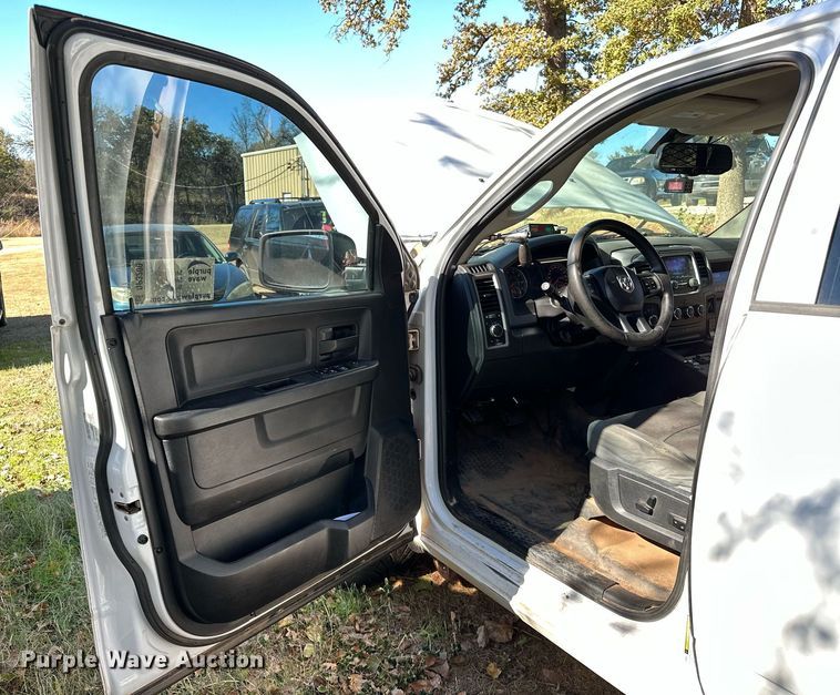 image for item DP3200 2014 Dodge Ram 1500  Crew Cab pickup truck