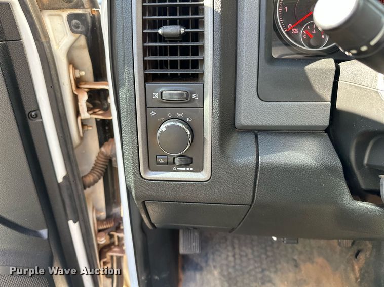 image for item DP3200 2014 Dodge Ram 1500  Crew Cab pickup truck