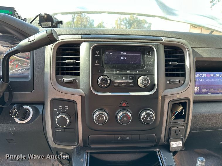 image for item DP3200 2014 Dodge Ram 1500  Crew Cab pickup truck