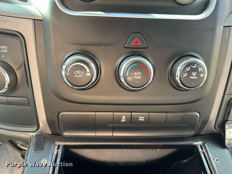 image for item DP3200 2014 Dodge Ram 1500  Crew Cab pickup truck