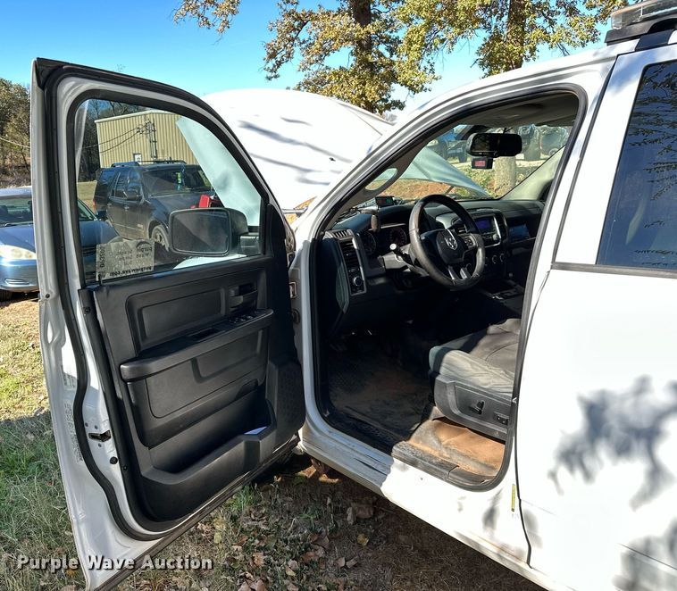 image for item DP3200 2014 Dodge Ram 1500  Crew Cab pickup truck