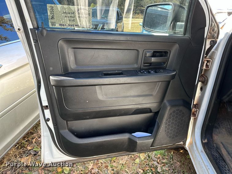 image for item DP3200 2014 Dodge Ram 1500  Crew Cab pickup truck