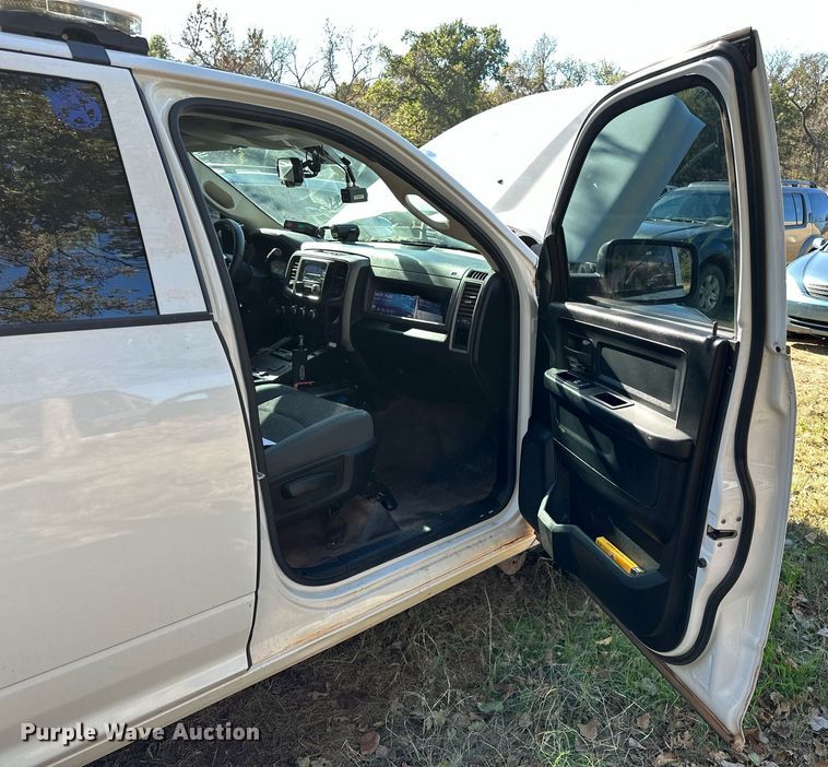 image for item DP3200 2014 Dodge Ram 1500  Crew Cab pickup truck