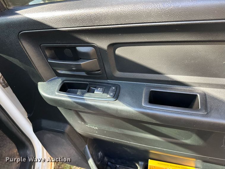 image for item DP3200 2014 Dodge Ram 1500  Crew Cab pickup truck