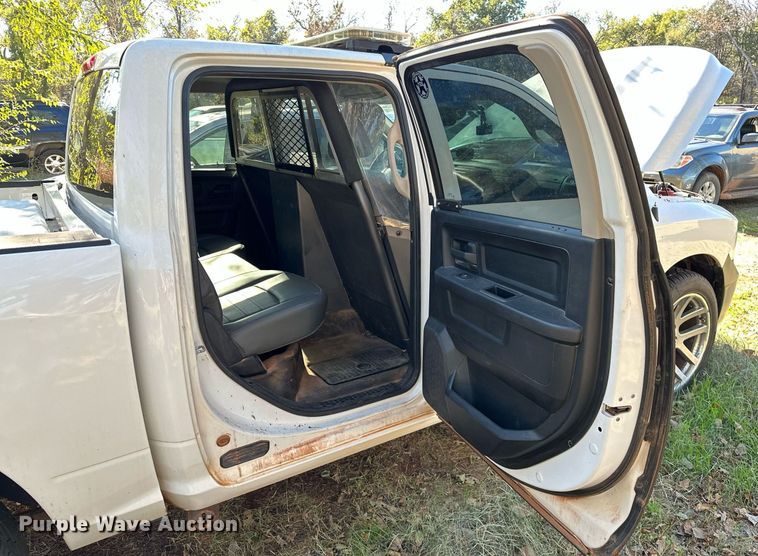 image for item DP3200 2014 Dodge Ram 1500  Crew Cab pickup truck