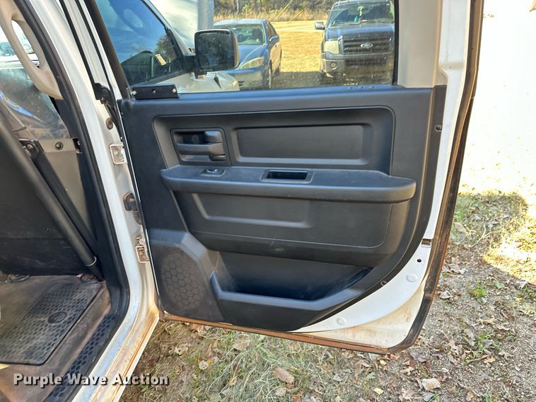 image for item DP3200 2014 Dodge Ram 1500  Crew Cab pickup truck