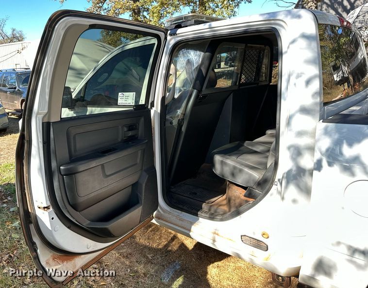 image for item DP3200 2014 Dodge Ram 1500  Crew Cab pickup truck