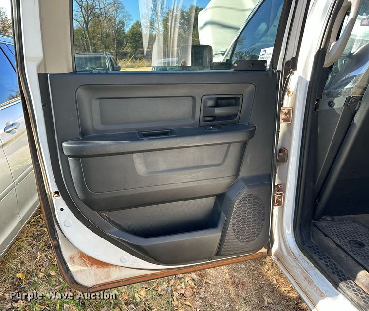 image for item DP3200 2014 Dodge Ram 1500  Crew Cab pickup truck