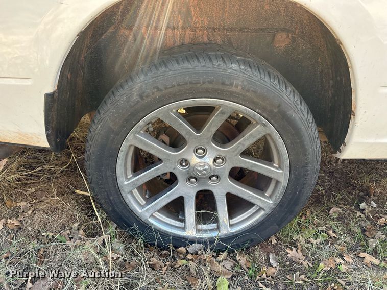 image for item DP3200 2014 Dodge Ram 1500  Crew Cab pickup truck