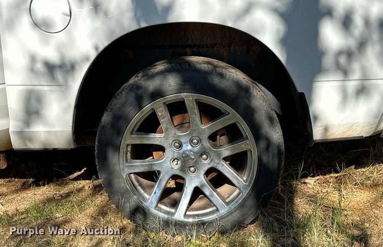 image for item DP3200 2014 Dodge Ram 1500  Crew Cab pickup truck