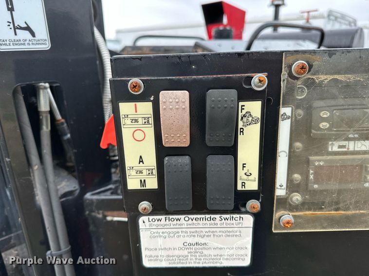 image for item DP3232 2015 Cimline 230 Magma  melter applicator