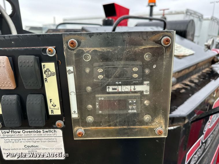 image for item DP3232 2015 Cimline 230 Magma  melter applicator