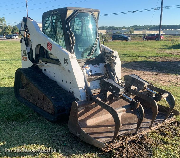 image for item DP8735 2008 Bobcat T320  tracked skid steer loader