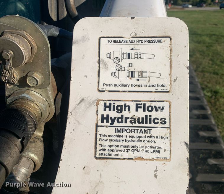 image for item DP8735 2008 Bobcat T320  tracked skid steer loader