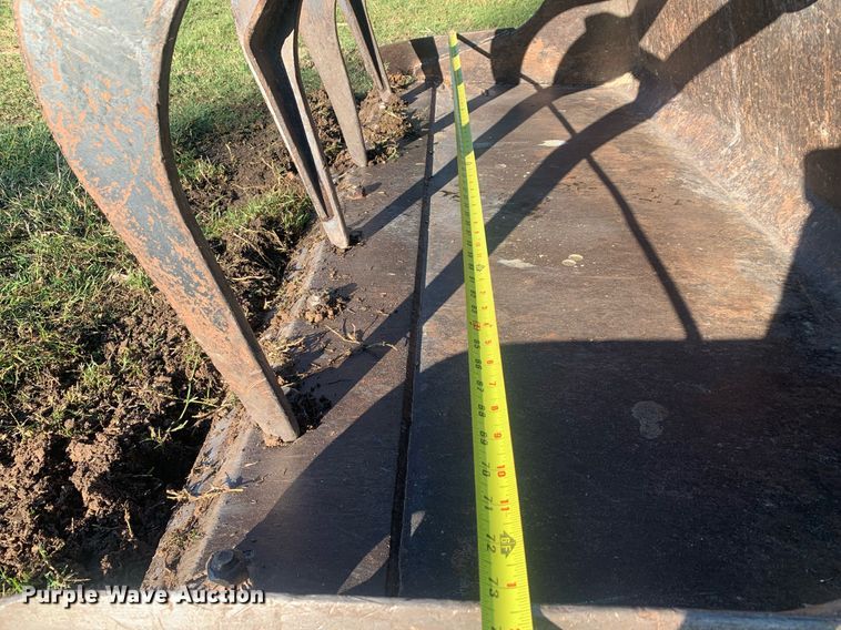 image for item DP8735 2008 Bobcat T320  tracked skid steer loader