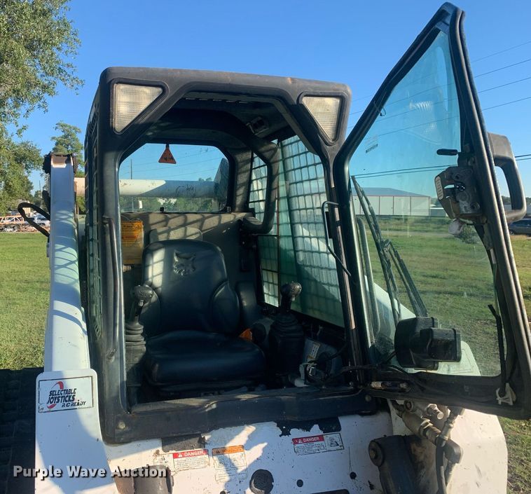 image for item DP8735 2008 Bobcat T320  tracked skid steer loader