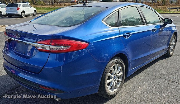 image for item DR5882 2017 Ford Fusion