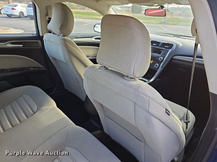 image for item DR5882 2017 Ford Fusion