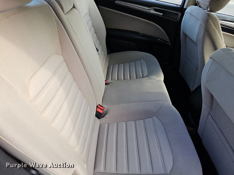 image for item DR5882 2017 Ford Fusion