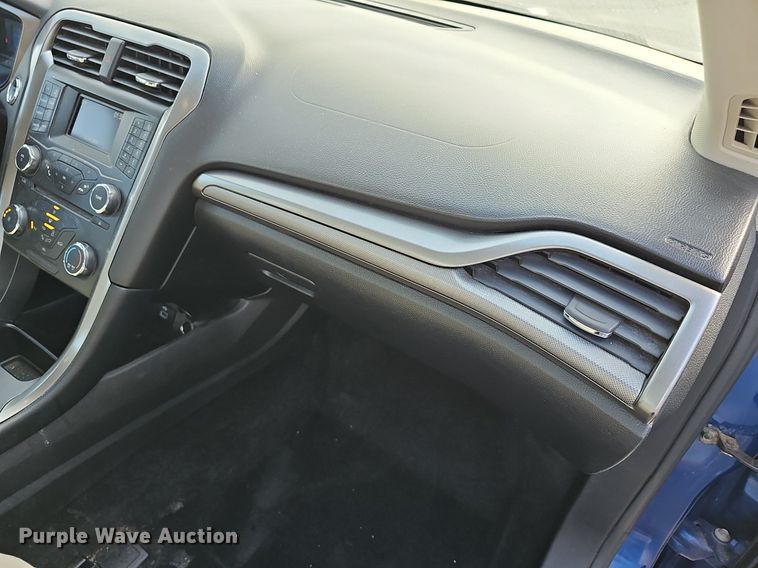 image for item DR5882 2017 Ford Fusion