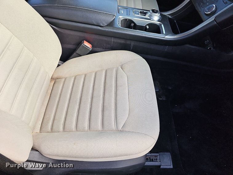 image for item DR5882 2017 Ford Fusion