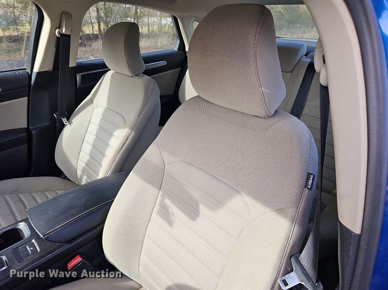 image for item DR5882 2017 Ford Fusion