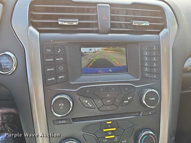 image for item DR5882 2017 Ford Fusion