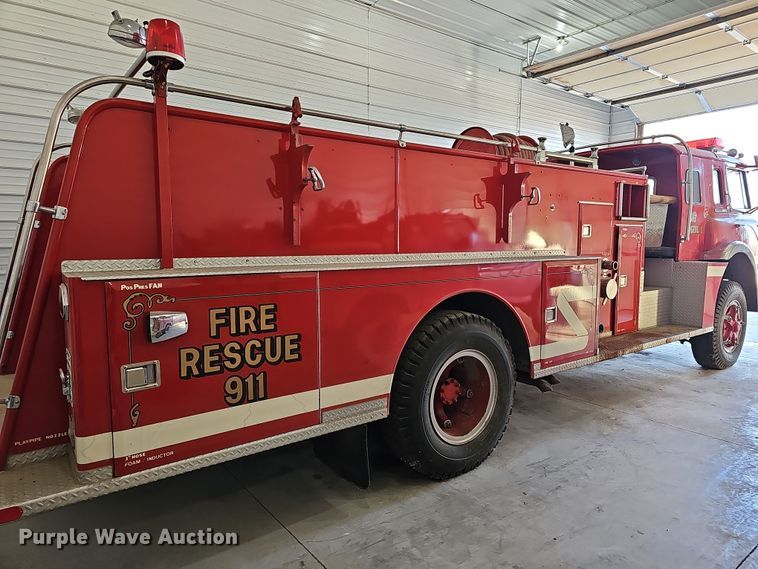 image for item DR5892 1975 International C01910B  pumper fire truck