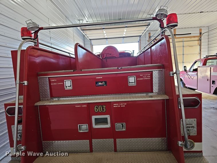 image for item DR5892 1975 International C01910B  pumper fire truck