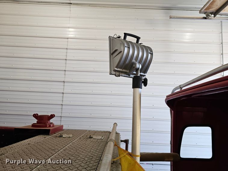 image for item DR5892 1975 International C01910B  pumper fire truck