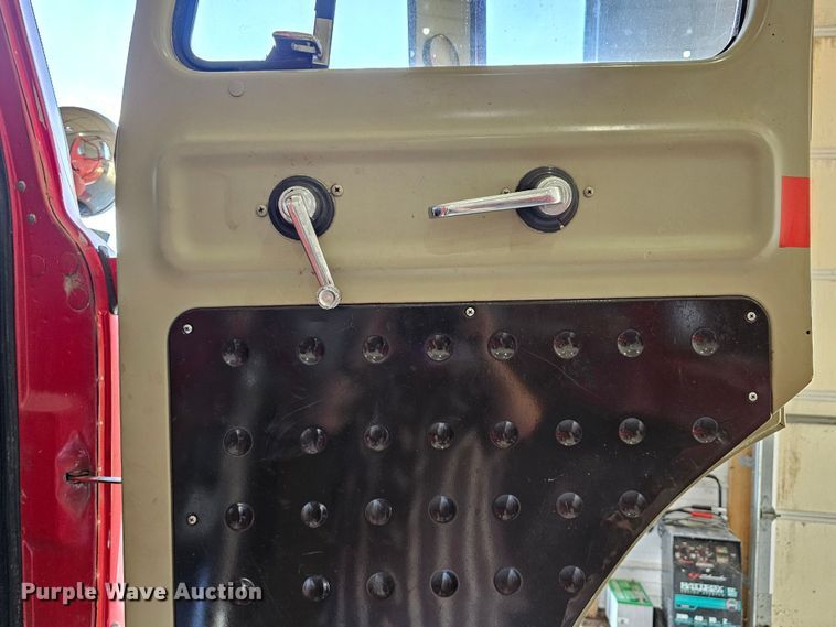 image for item DR5892 1975 International C01910B  pumper fire truck