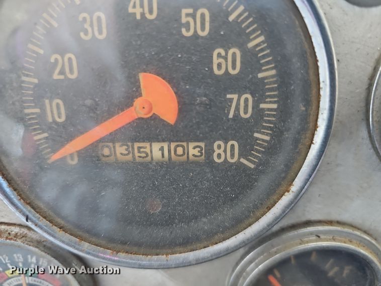 image for item DR5892 1975 International C01910B  pumper fire truck