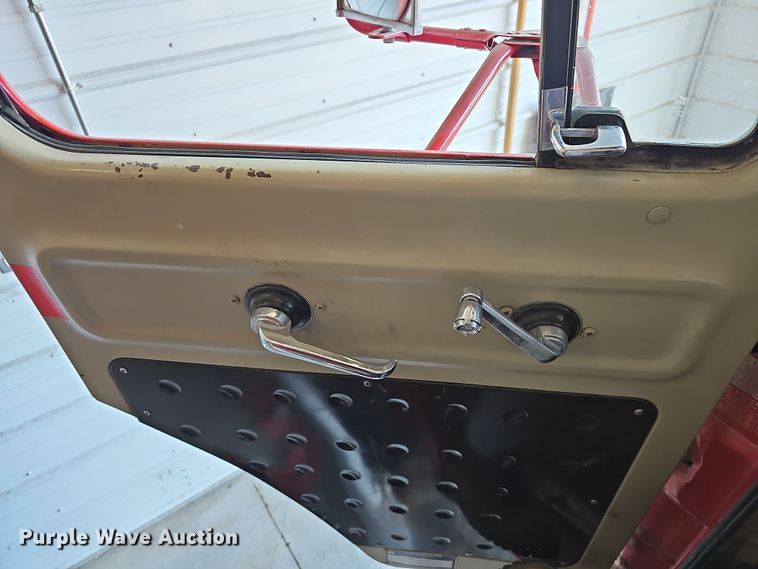 image for item DR5892 1975 International C01910B  pumper fire truck