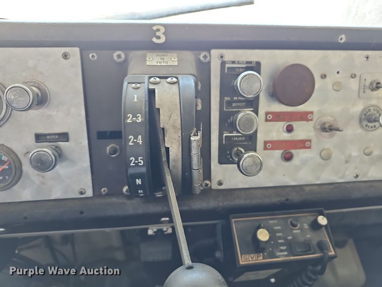 image for item DR5892 1975 International C01910B  pumper fire truck