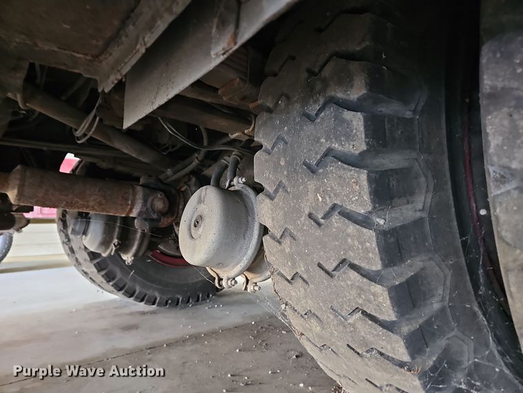 image for item DR5892 1975 International C01910B  pumper fire truck