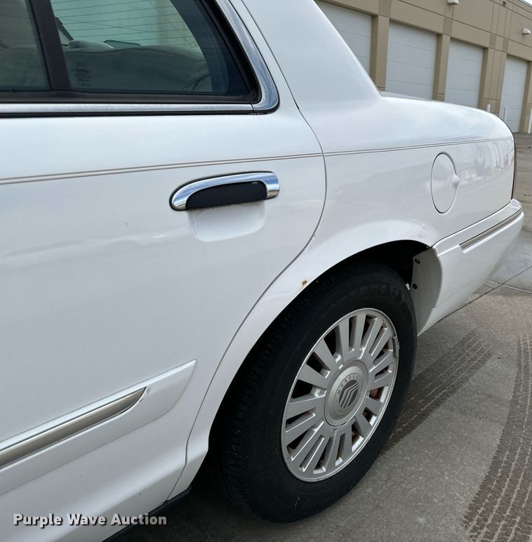 image for item GG9832 2007 Mercury Grand Marquis