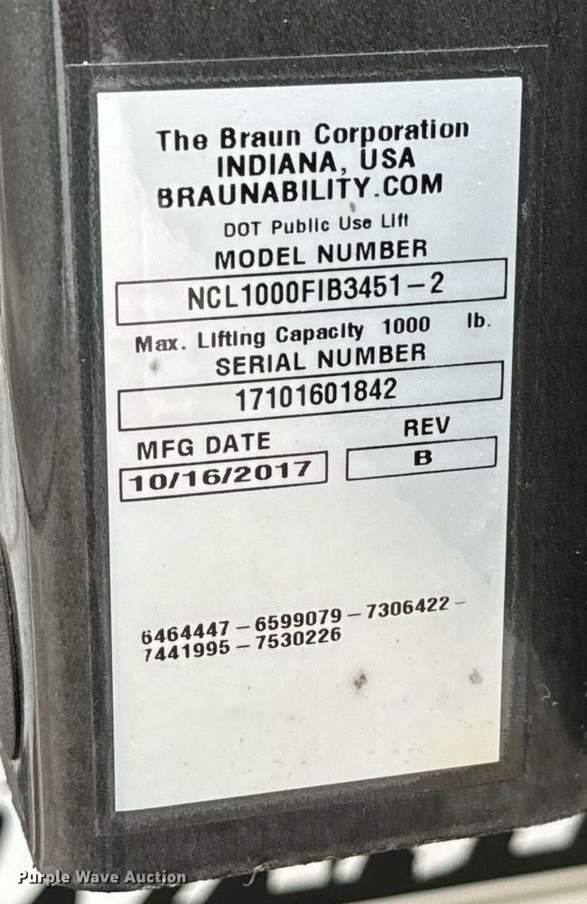 image for item GG9833 2017 Ford Advantage  shuttle bus