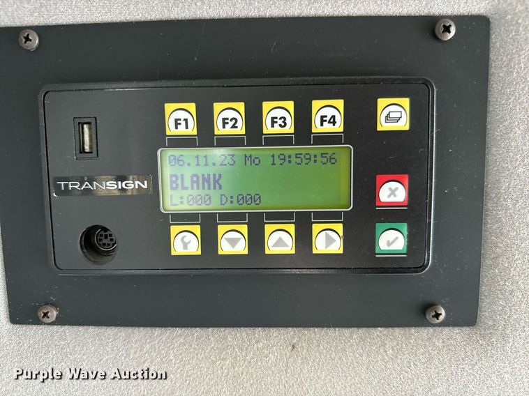 image for item GG9833 2017 Ford Advantage  shuttle bus