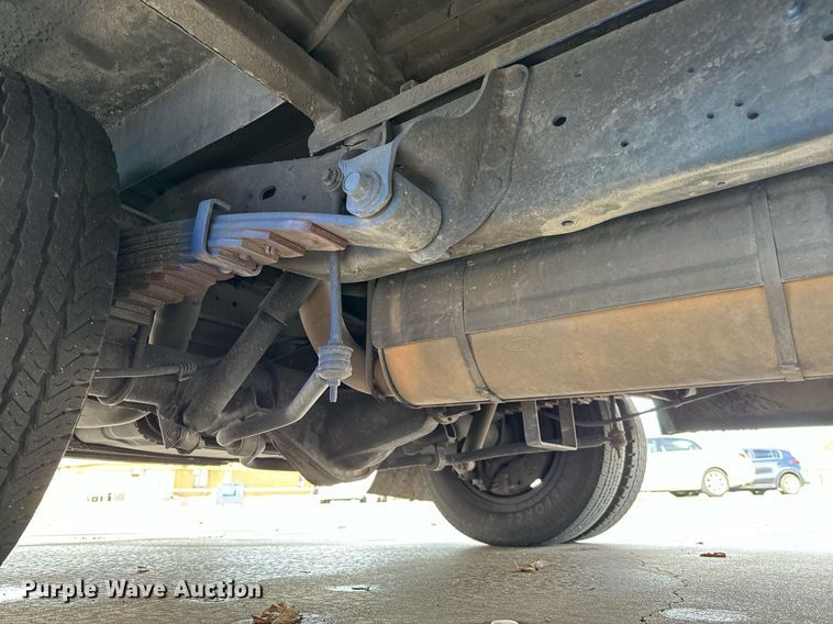 image for item GG9833 2017 Ford Advantage  shuttle bus