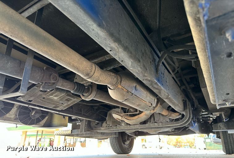 image for item GG9833 2017 Ford Advantage  shuttle bus