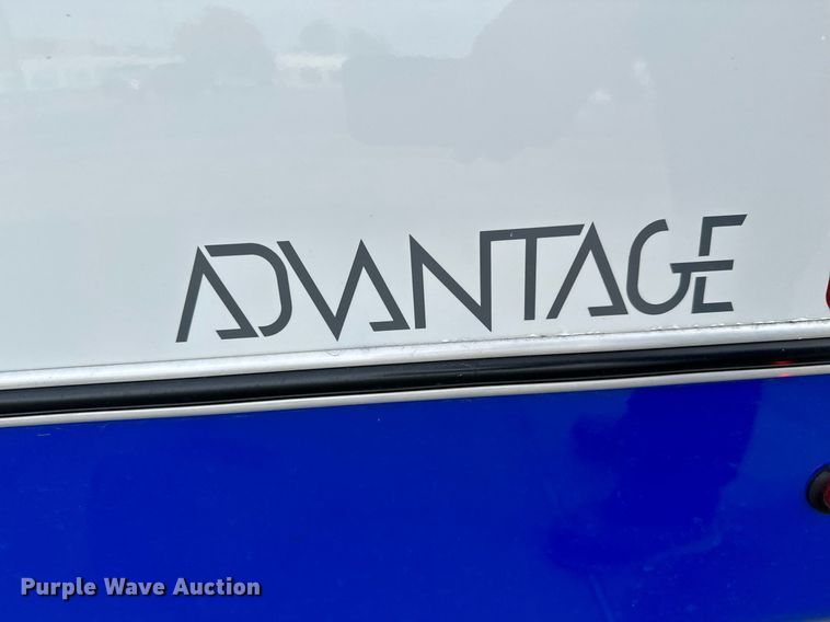 image for item GG9833 2017 Ford Advantage  shuttle bus