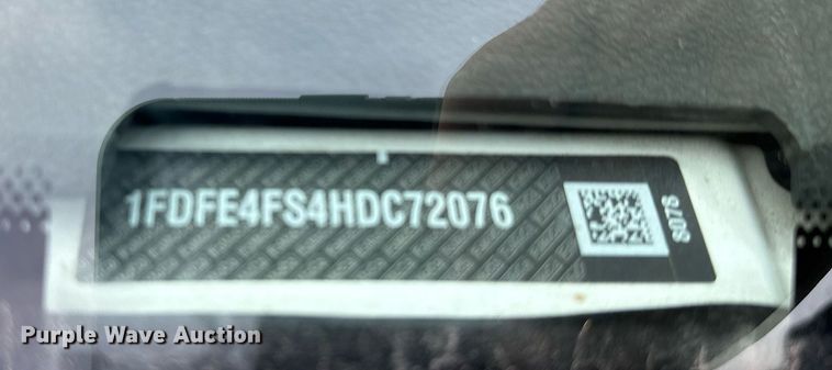 image for item GG9833 2017 Ford Advantage  shuttle bus