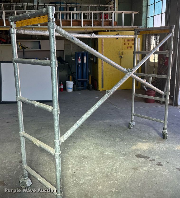 image for item GP9601 Aluminum scaffolding uprights