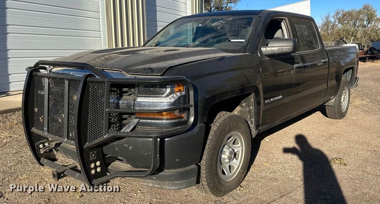image for item IU9093 2018 Chevrolet Silverado 1500  Crew Cab pickup truck