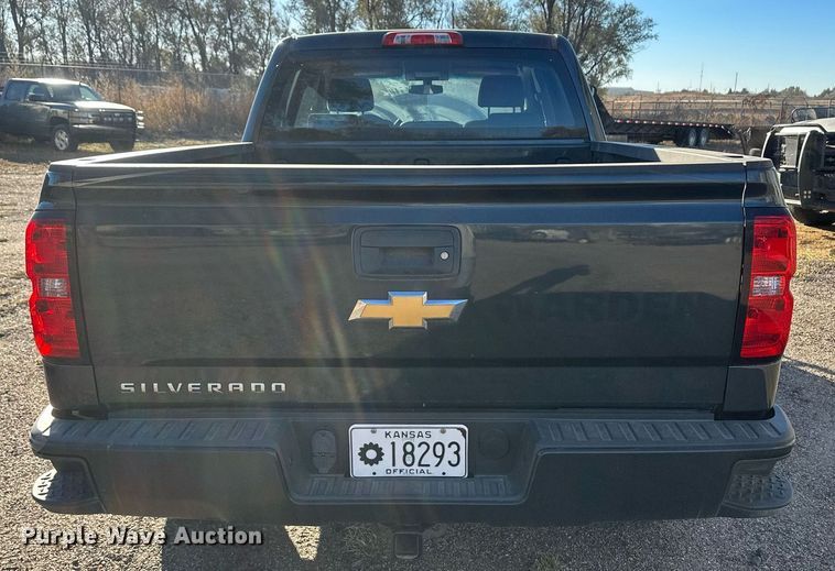 image for item IU9093 2018 Chevrolet Silverado 1500  Crew Cab pickup truck