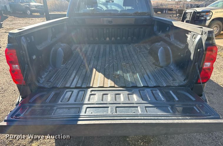 image for item IU9093 2018 Chevrolet Silverado 1500  Crew Cab pickup truck