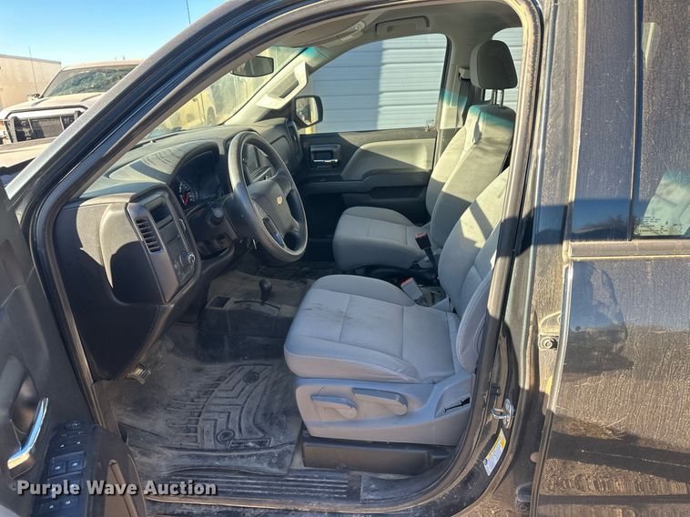 image for item IU9093 2018 Chevrolet Silverado 1500  Crew Cab pickup truck